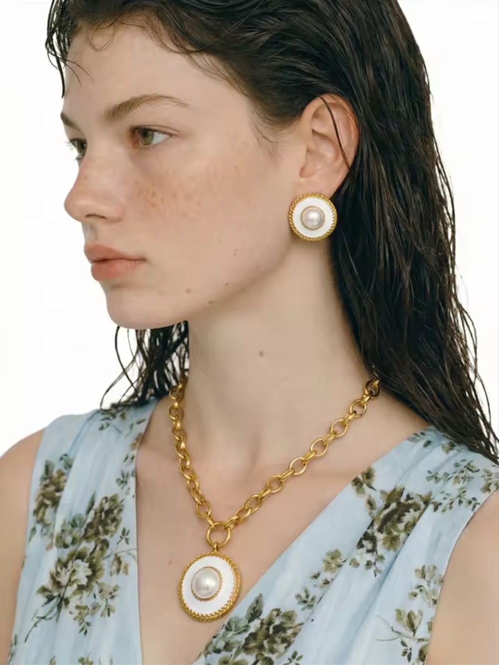 Golden Pearl Medallion Luxury Jewelry Set